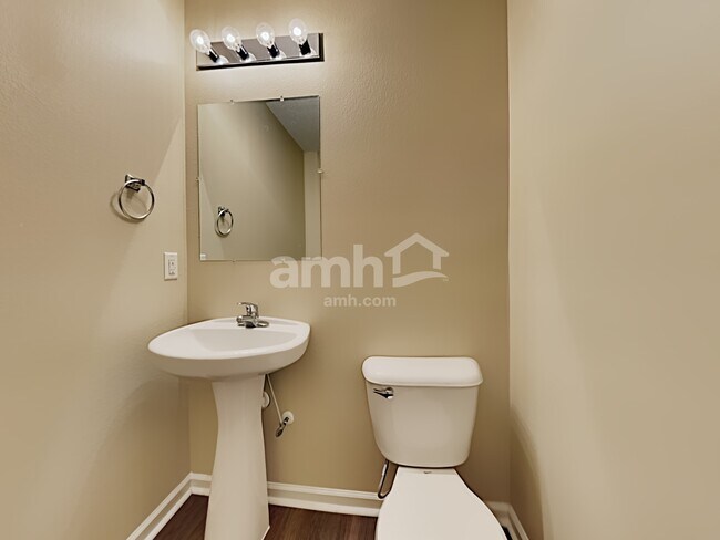 Building Photo - 161 Cherry Laural Ln