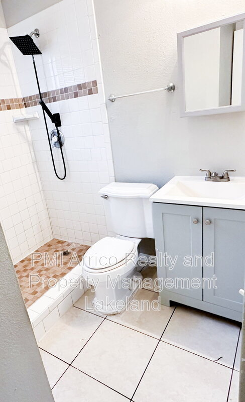 Building Photo - 1595 28th St NW