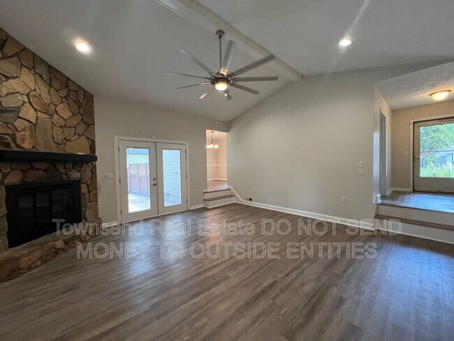 Building Photo - 7108 Calamar Dr
