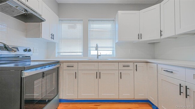 Building Photo - 436 E 5th St