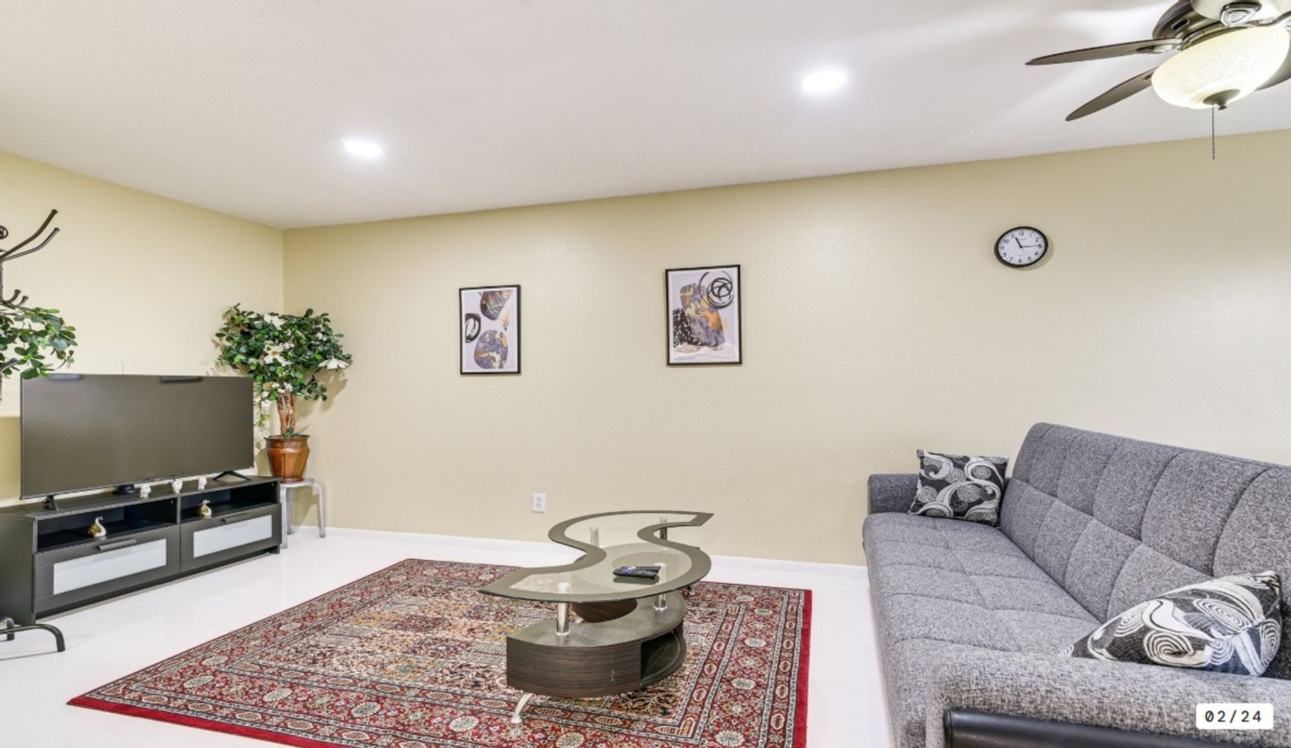 Building Photo - 2824 S Bartell Dr