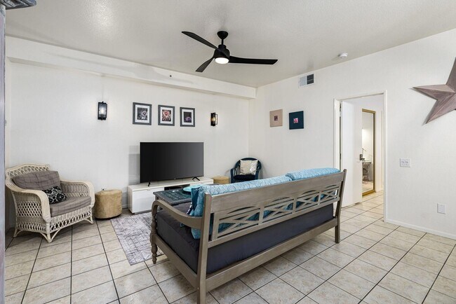 Building Photo - 255 S Avenida Caballeros
