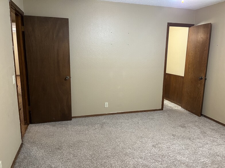 Master Bedroom - 702 N Elm St