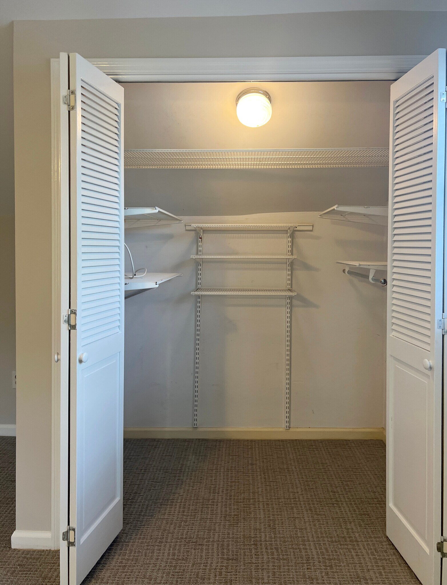 Primary BR Walk in - 605 Piermont Ave