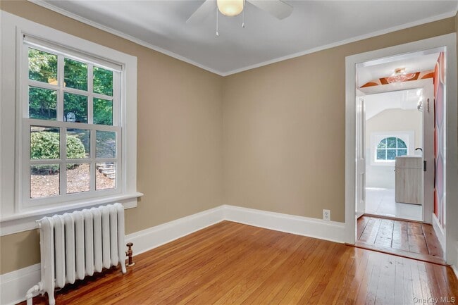 Building Photo - 324 Woodbine Ave