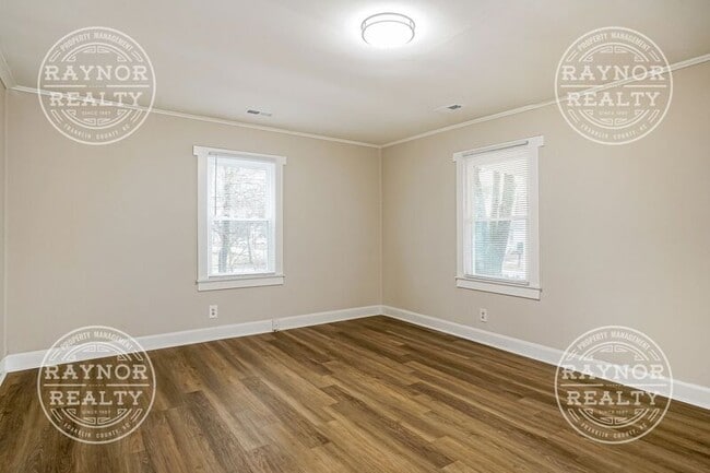 Building Photo - 515 Dale St SW