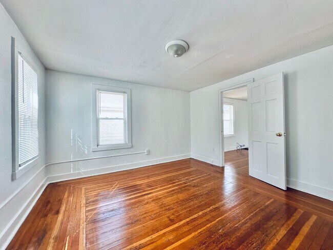 Building Photo - 175 Bradley St