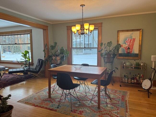 Building Photo - 3 bedroom, 2.5 bath home walking distance to Dartmouth College