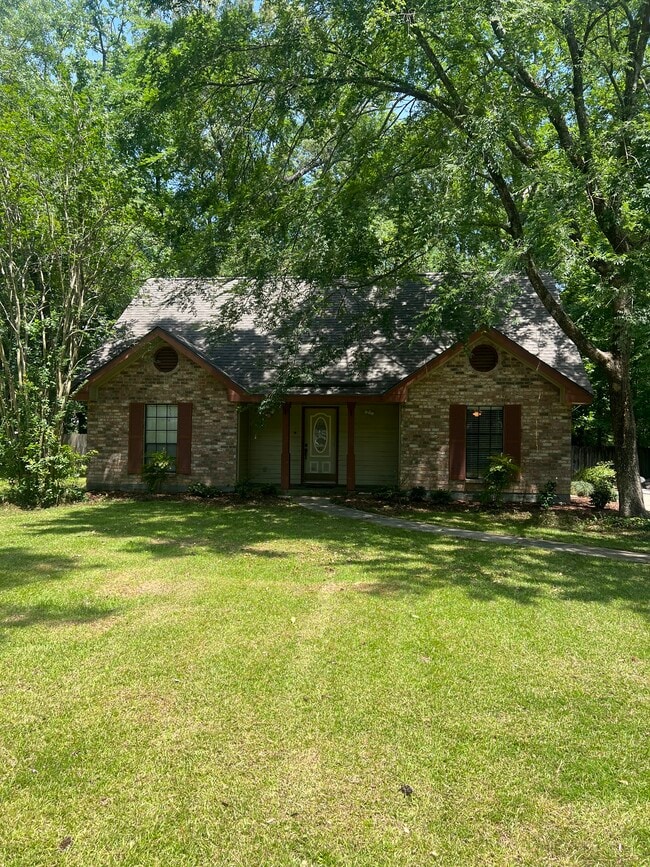 Primary Photo - 713 Willow Oak Ln