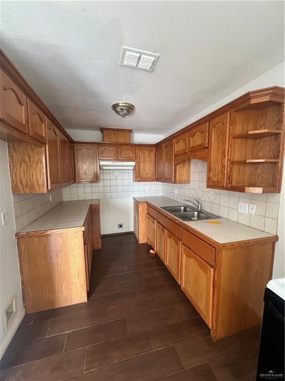 Building Photo - 13 Thompson Rd