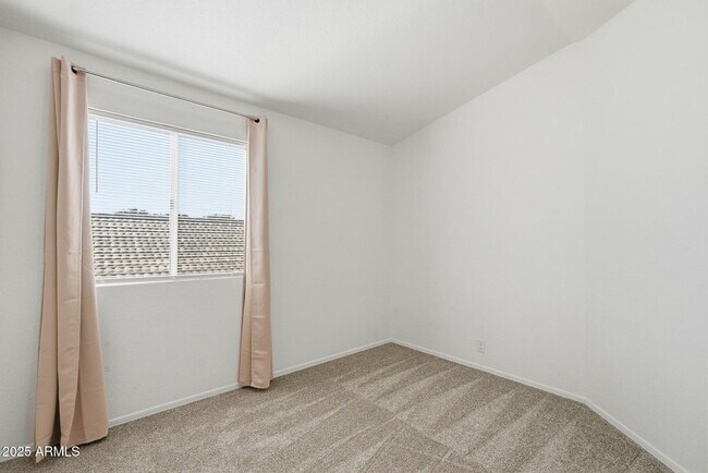 Building Photo - 1294 N Blackstone Dr