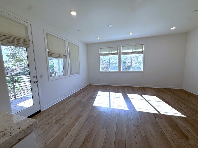 Building Photo - 27078 Painted Sky Way