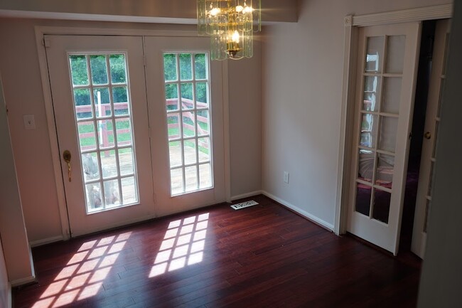 Breakfast Nook - 817 Falcon Dr