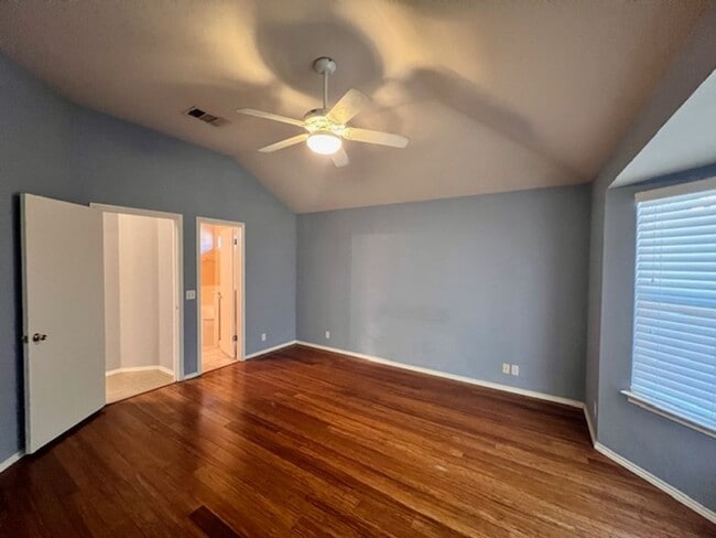 Building Photo - Steeds Crossing / One Story / 3 bedrooms, 2 bath, 2 living / Pflugerville ISD