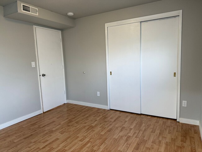 Building Photo - Spacious 3 Bedroom Home with Large Yard & 2-Car Garage