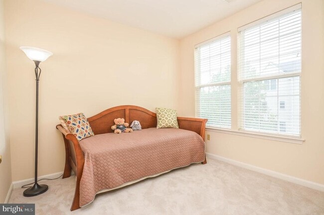 Building Photo - 4950 Brenman Park Dr