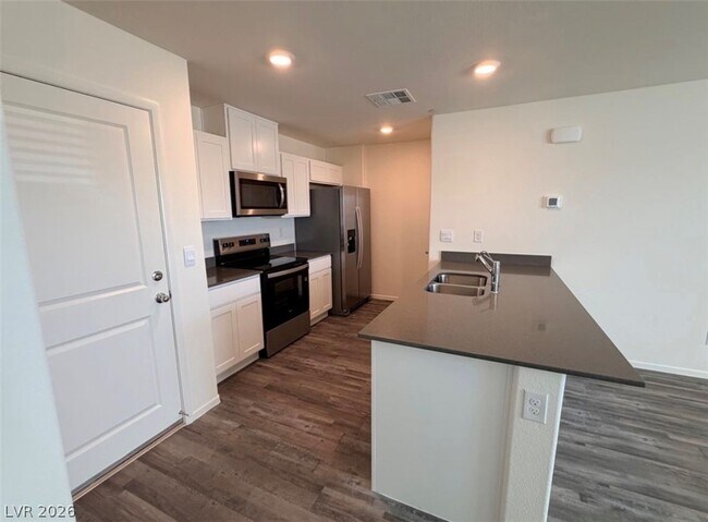 Building Photo - 4980 Apple Mesa Ave