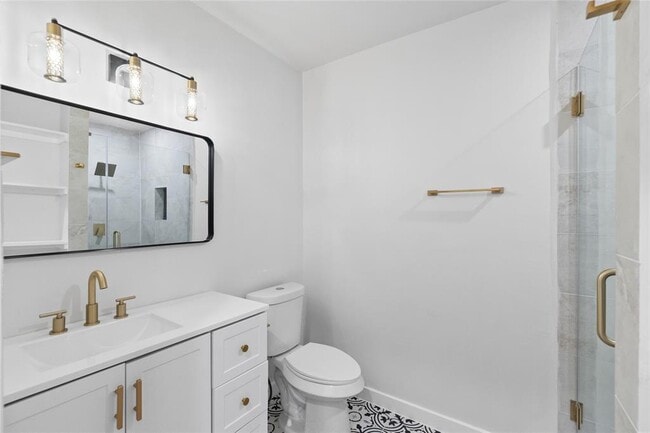 Building Photo - 106 E Lola Dr