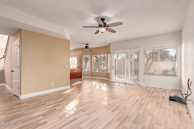 Building Photo - 1110 N Aspen Dr