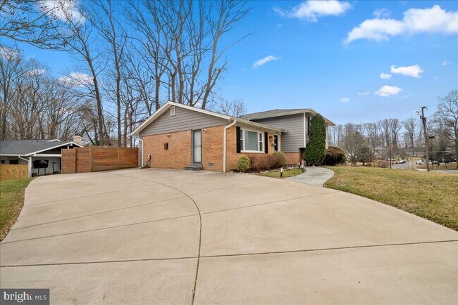 Building Photo - 7845 Brompton St