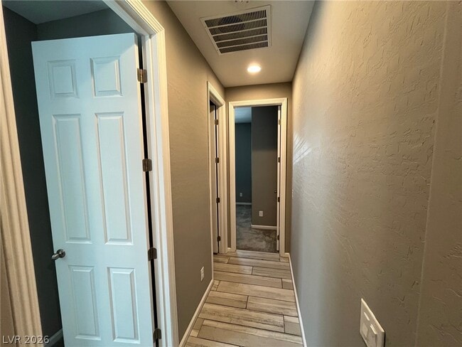 Building Photo - 6016 Bugsy St