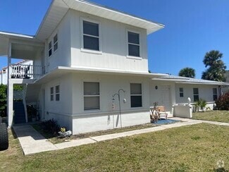 Building Photo - 3913 Silver Palm Dr