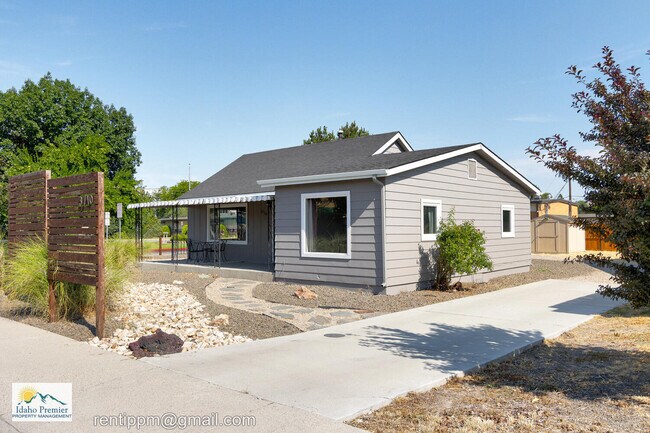 Primary Photo - 3710 W Anderson St