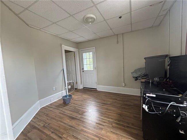 Building Photo - 209 S Wade Ave