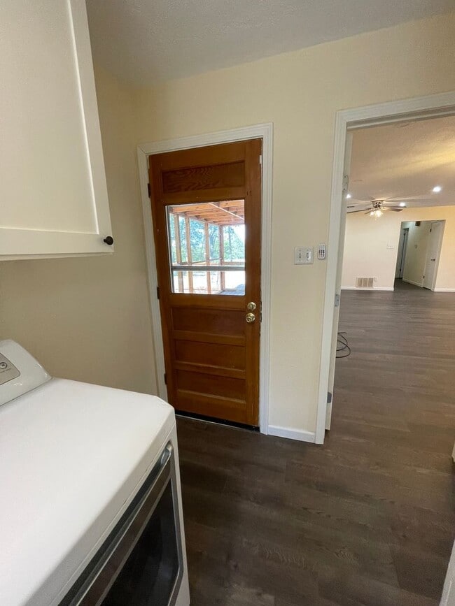 Building Photo - Available Now! *No Pets* Completely Renova...