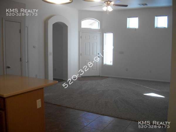 Building Photo - 6027 S Avenida Las Monjas