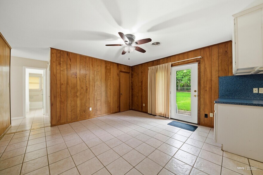 Building Photo - 1302 Laura Ln