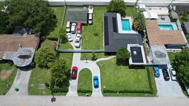 Building Photo - 5021 SW 29th Terrace