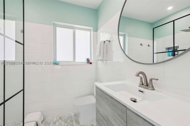 Building Photo - 1187 Hillsboro Mile