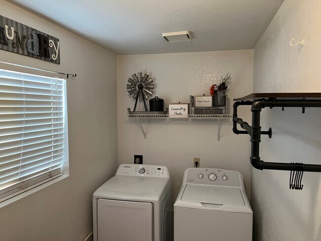 Building Photo - 4058 E Decatur St