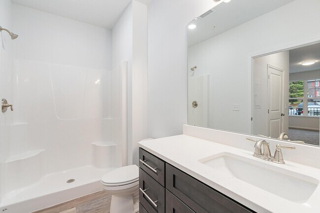 Building Photo - 565 W Lehigh St