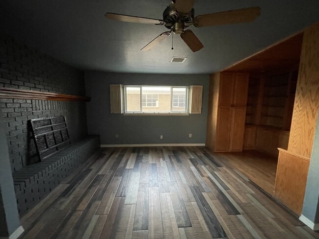 Building Photo - 9517 Mcintosh Dr