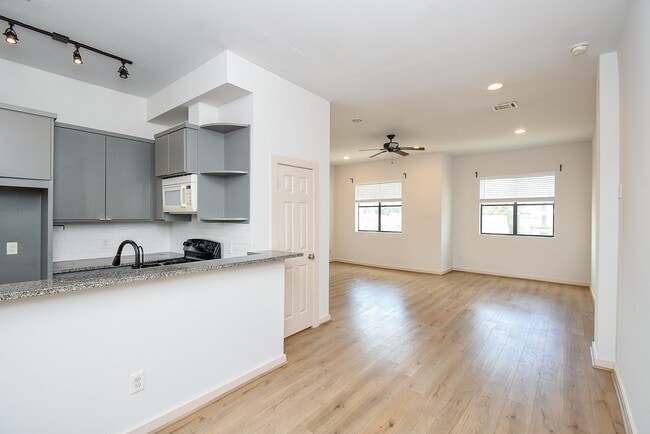 Building Photo - 4106 McKinney St