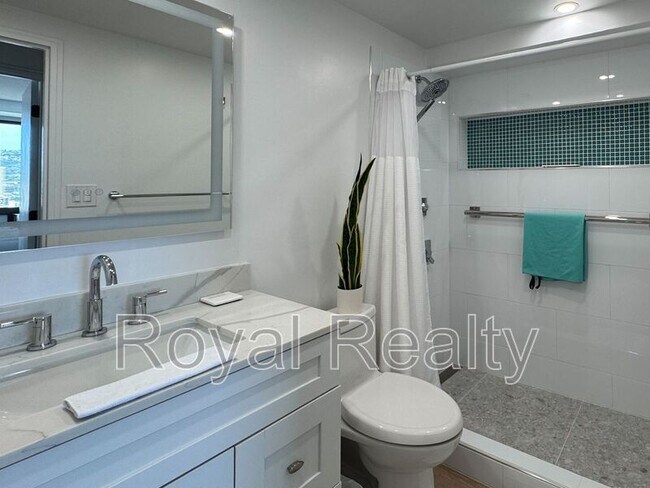 Building Photo - 2333 Kapiolani Blvd