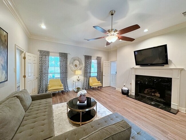 Building Photo - Beautiful Furnished home off Perkins Rd.