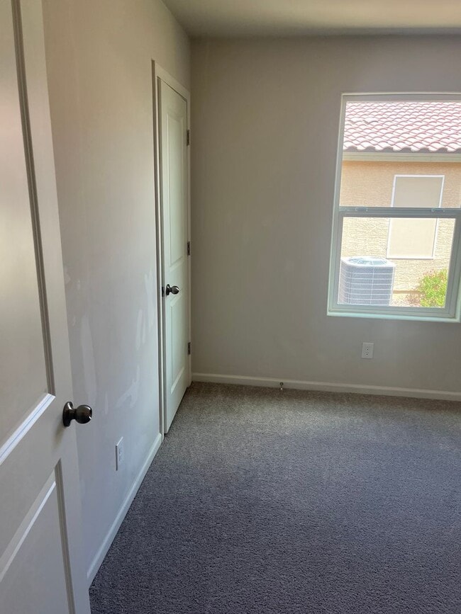 Building Photo - Beautiful Home In Benson, Perfectly Locate...