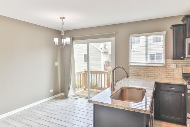 Building Photo - 1125 Alta Vista Dr