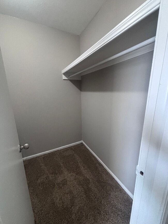 Building Photo - 1 Bed / 1 Bath at Willow Creek Condos – 68th & Yale $975/month | $975 Security Deposit