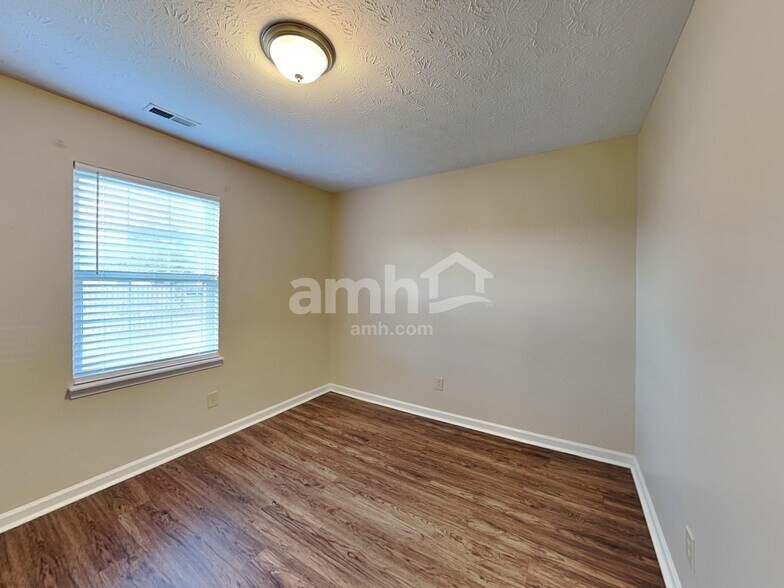 Building Photo - 10393 Buell Ct