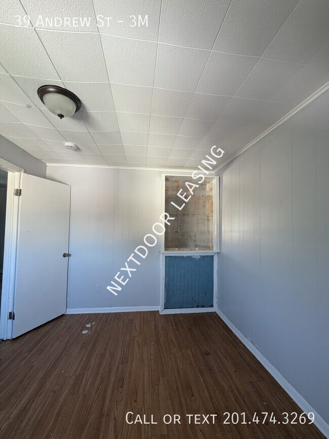 Building Photo - 39 Andrew St