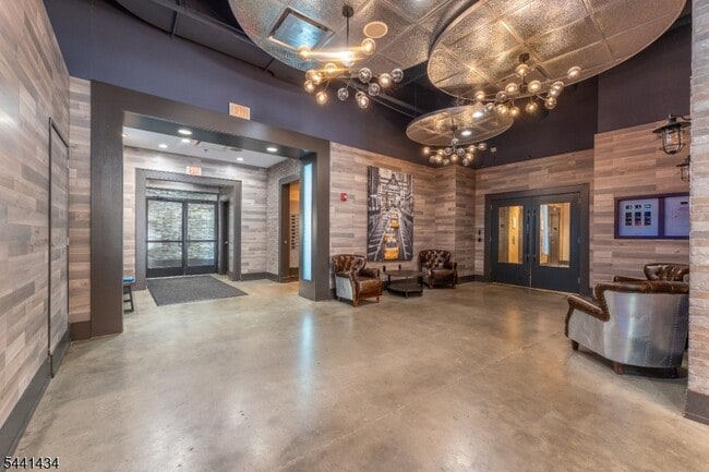 Building Photo - 1 Carriage City Plz