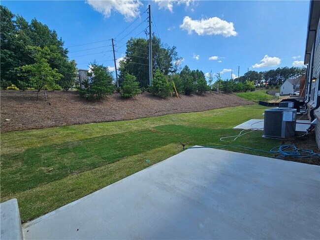 Building Photo - 2427 Livi Ln