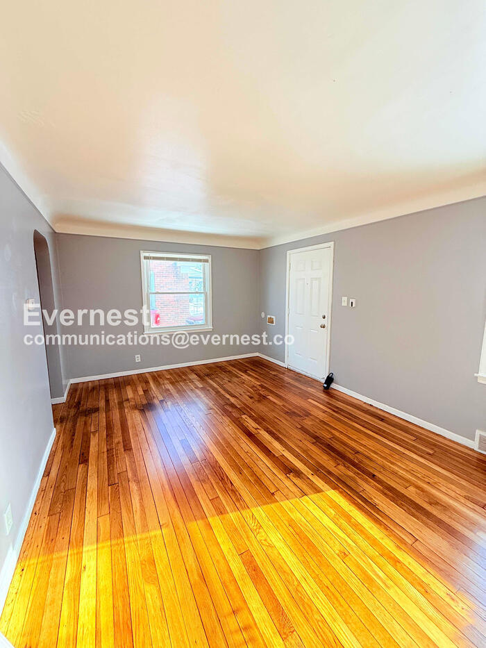 Building Photo - 17143 Ontario St