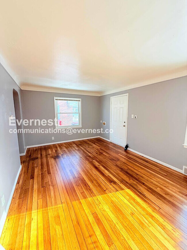 Building Photo - 17143 Ontario St