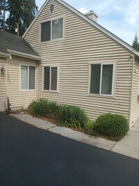Building Photo - 14905 Cascadian Way