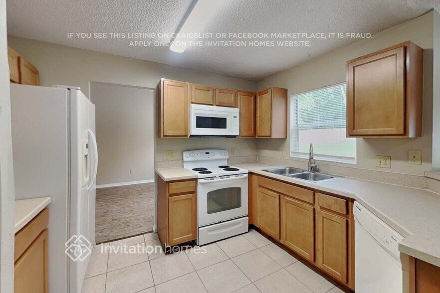 Building Photo - 2624 Lake Jackson Cir